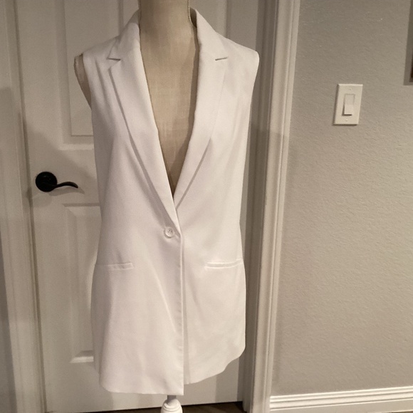 Peter Nygard Jackets & Blazers - Peter Nygard Vest, Size 8,  Color White
